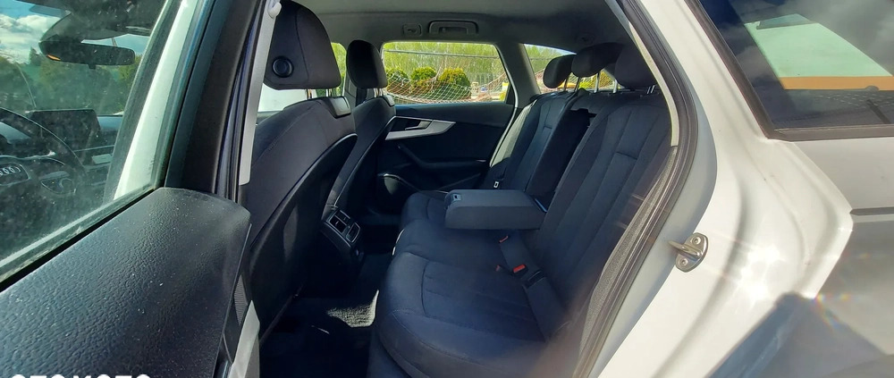 Audi A4 cena 72900 przebieg: 112000, rok produkcji 2017 z Malbork małe 277